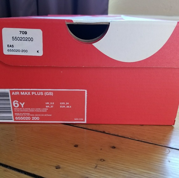 NIB Nike Air Max Plus (GS) 6Y/7.5 Women's - Picture 4 of 4